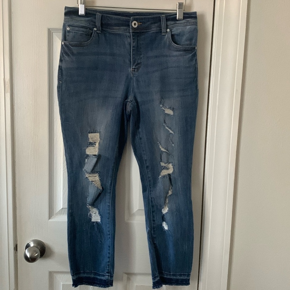 INC Distressed Blue Cropped Jeans Size 6